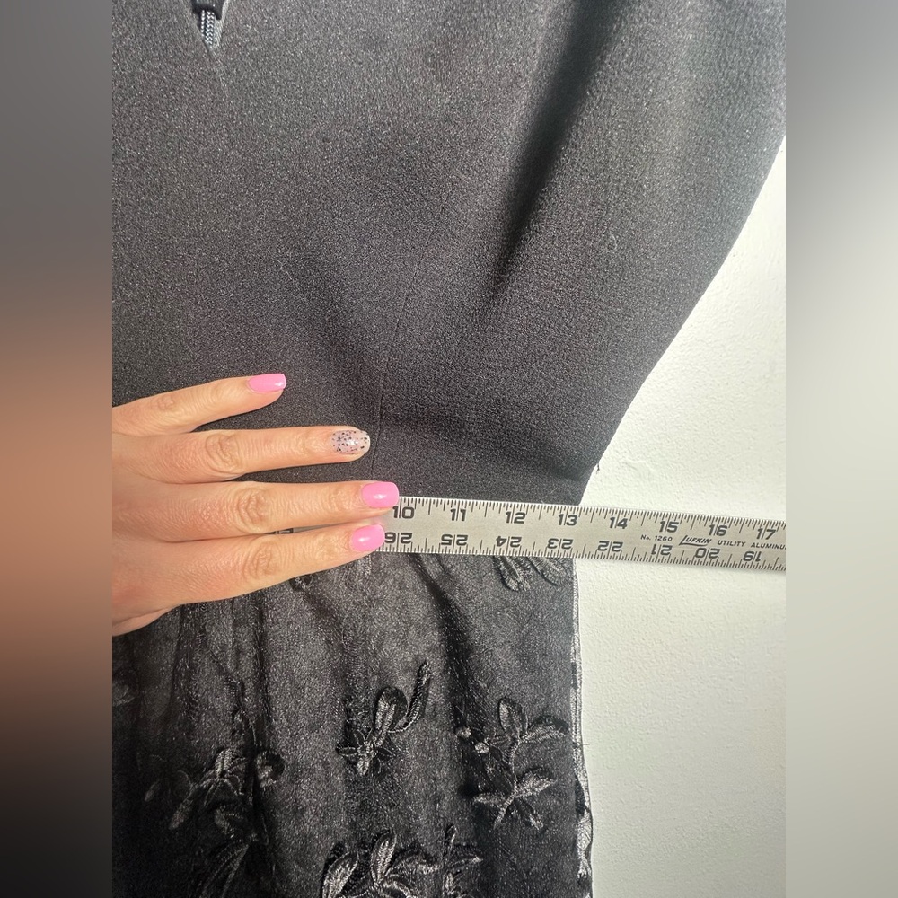 Dress The Population Darleen V-Neck Embroidered Mesh Cocktail Dress Black Small - Picture 14 of 17